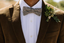 Load image into Gallery viewer, Ebony Tweed Men's Pre-tied Bow Tie

