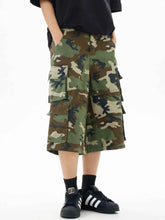 Load image into Gallery viewer, Men's Relaxed Fit Camo Cargo Shorts

