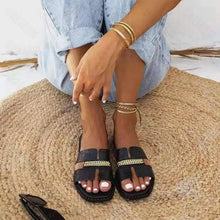 Load image into Gallery viewer, Elegant Black Women Chain Flip Flops Luxury Design  Sandal Women Outdoor Slippers Casual Style Sandals
