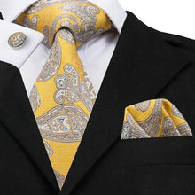Load image into Gallery viewer, Elegant Business Yellow Gold Ties Men Charming Handkerchiefs Cufflinks Set Unique Design Men Tie Set For Wedding Suit
