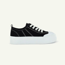 Load image into Gallery viewer, COURT ROYALE: VULCANIZED COURT SHOE - BLACK/WHITE
