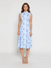 Load image into Gallery viewer, Embroidery Flower Sleeveless Dress

