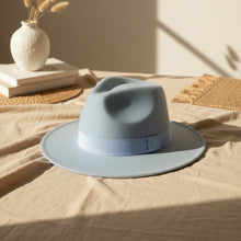 Load image into Gallery viewer, Wide Brim Bell Crown Wool Hat – Unisex Sun &amp; Warmth Hat
