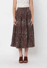 Load image into Gallery viewer, Floral Embroidery Pleated A-Line Skirt
