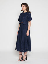 Load image into Gallery viewer, Floral Lace Embroidered Short Sleeve Crop Top
