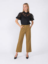 Load image into Gallery viewer, Floral mesh sleeve top
