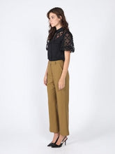 Load image into Gallery viewer, Floral mesh sleeve top
