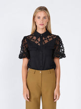 Load image into Gallery viewer, Floral mesh sleeve top
