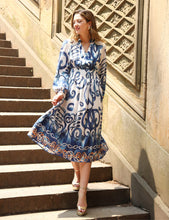 Load image into Gallery viewer, Floral print elastic waist v-neck dress
