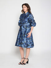 Load image into Gallery viewer, Floral print pinched detail sleeve midi dress
