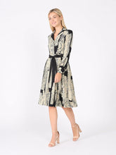 Load image into Gallery viewer, Floral print polyster belt dress
