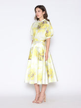 Load image into Gallery viewer, Floral Print Puff Sleeve Round Neck Shirt
