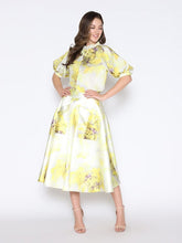 Load image into Gallery viewer, Floral Print Puff Sleeve Round Neck Shirt
