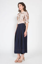 Load image into Gallery viewer, Floral Print Sheered Puff Sleeve Top
