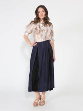 Load image into Gallery viewer, Floral Print Sheered Puff Sleeve Top
