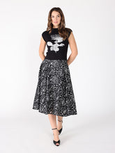 Load image into Gallery viewer, Floral print velvet wide skirt
