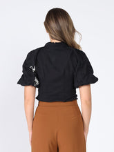 Load image into Gallery viewer, Flower stitch puffed sleeve shirt
