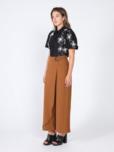 Load image into Gallery viewer, Flower stitch puffed sleeve shirt

