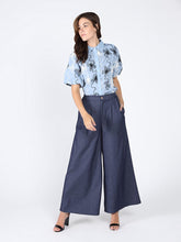 Load image into Gallery viewer, Flower stitch puffed sleeve shirt
