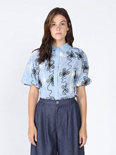 Load image into Gallery viewer, Flower stitch puffed sleeve shirt
