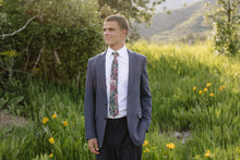 Load image into Gallery viewer, Foyer Floral Men's Tie
