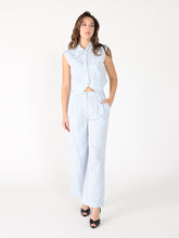 Load image into Gallery viewer, Front Button Open-Bottom Hem Sleeveless Top
