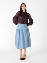 Load image into Gallery viewer, Front ruffle detailed balloon sleeve dot print
