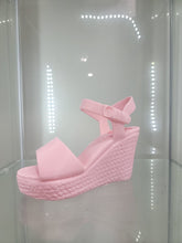 Load image into Gallery viewer, Glam Wedge Shoe Brush Holder - Step Into Style!
