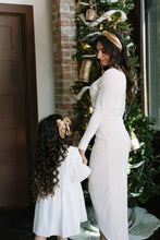 Load image into Gallery viewer, Gold Velvet Knotted Headband
