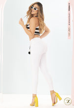 Load image into Gallery viewer, GR463 100% Authentic Colombian Push Up Jeans
