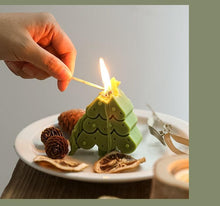 Load image into Gallery viewer, Handmade Creative Christmas Tree Scented Candles Christmas Tree Candles Christmas Gifts For Women Mom Girlfriend Christmas Scented Candles Home Decor Christmas Novelty Scented Candles Seasonal Celebration Candle Decoration Candle Gift
