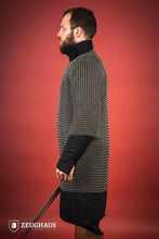 Load image into Gallery viewer, Chainmail Haubergeon Roundring 9mm Steel Oiled
