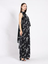 Load image into Gallery viewer, High-Low Sleeveless Printed Shirt
