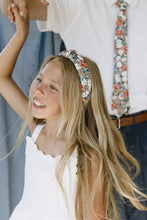 Load image into Gallery viewer, Huntsville Floral - Men's Tie
