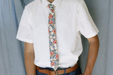 Load image into Gallery viewer, Huntsville Floral - Men's Tie
