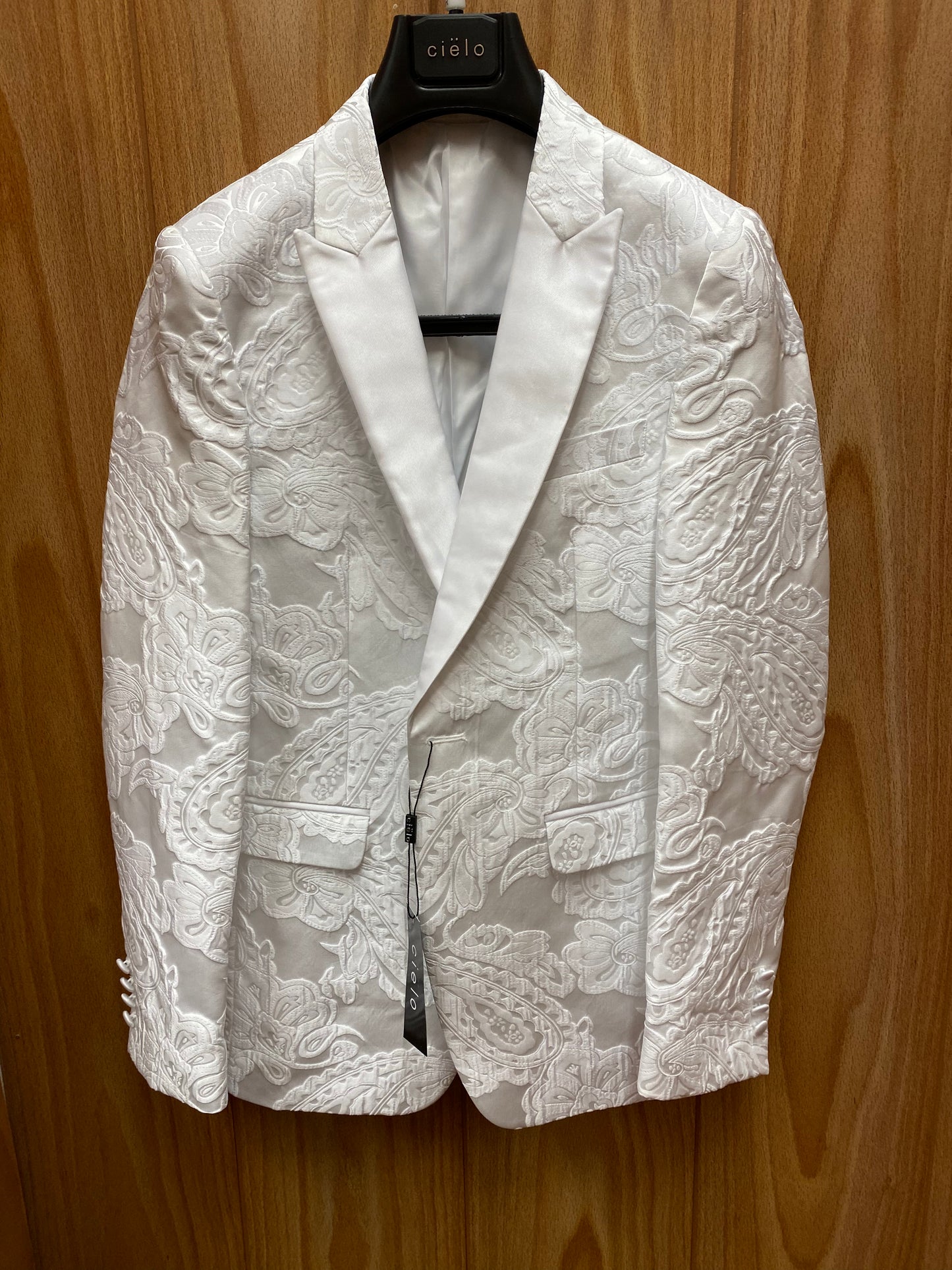 Cielo BBT3579-2 White Paisley/Floral Print Slim Fit 1-Button Blazer 34R-56R