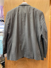 Load image into Gallery viewer, Vitali M1532-NP-PK Grey Stripe 3-Piece Modern Fit Suit
