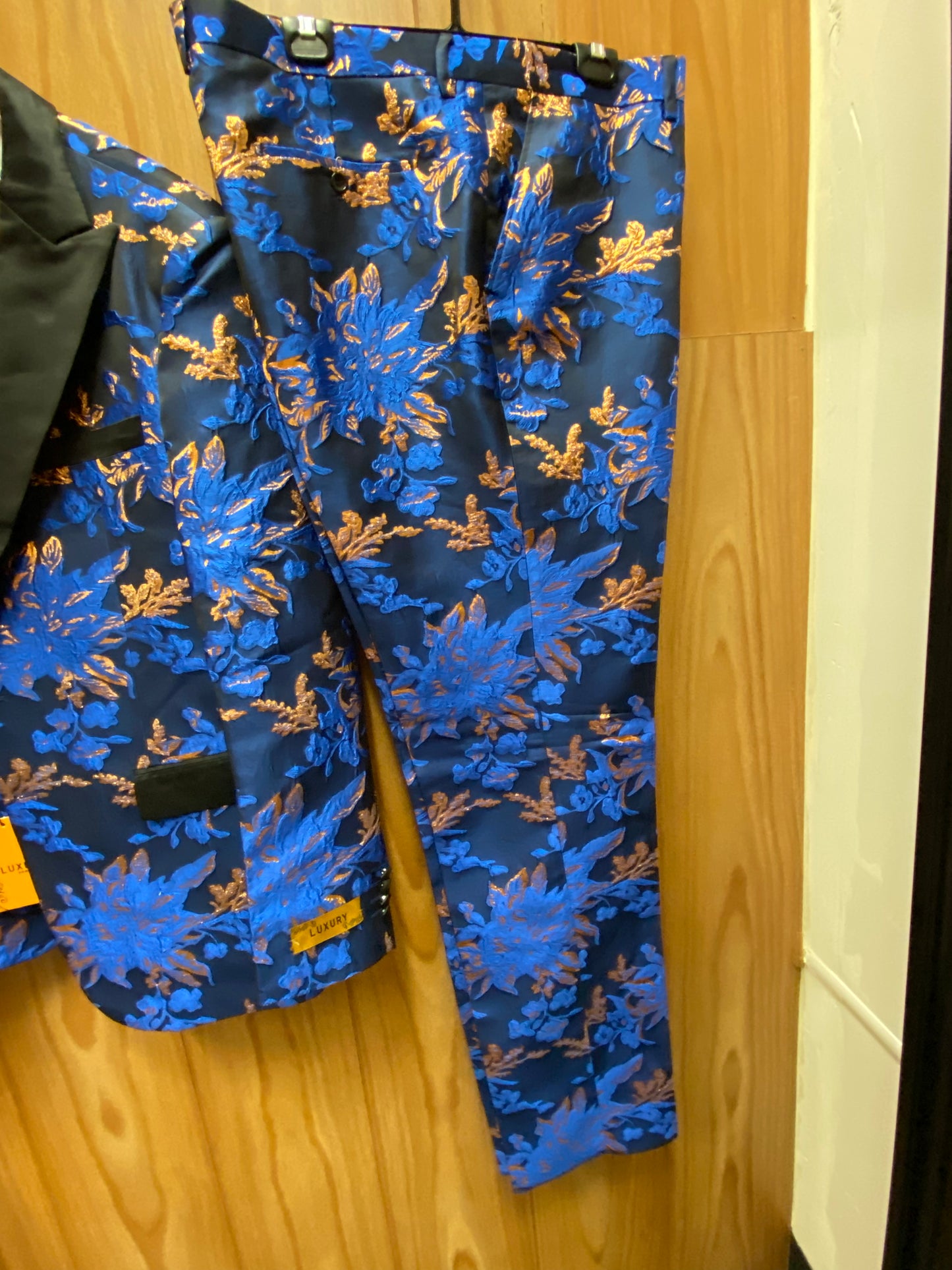 Luxury Royal Blue/Gold Floral 2-Piece Modern Fit Suit