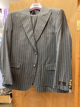 Load image into Gallery viewer, Vitali M1532-NP-PK Grey Stripe 3-Piece Modern Fit Suit
