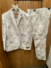 Load image into Gallery viewer, Luxury White/Silver Floral 2-Piece Modern Fit Suit
