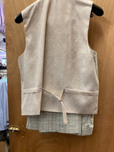 Load image into Gallery viewer, Studio Ferera sage Green Modern Fit 3-Piece Suit
