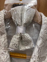 Load image into Gallery viewer, Luxury Silvery White Floral Print 2-Button Modern Fit Blazer
