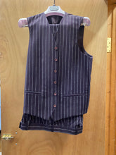 Load image into Gallery viewer, Vitali M1532-NP-PK Wine Stripe 3-Piece Modern Fit Suit
