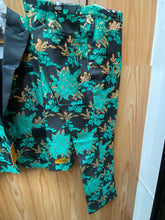 Load image into Gallery viewer, Luxury Green/Black/Gold Floral 2-Piece Modern Fit Suit
