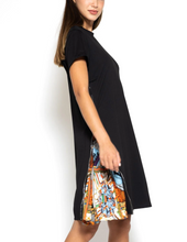 Load image into Gallery viewer, Gracia Short Sleeve Dress With Side Zipper Print Pleats  D30386
