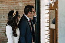 Load image into Gallery viewer, Gold Velvet Knotted Headband
