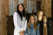 Load image into Gallery viewer, Juniper Stripe Lady Hair Bow
