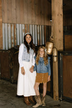 Load image into Gallery viewer, Juniper Stripe Lady Hair Bow
