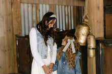 Load image into Gallery viewer, Juniper Stripe Lady Hair Bow
