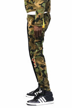 Load image into Gallery viewer, Bistre Premium Washed Skinny Half and Half Twill Pants
